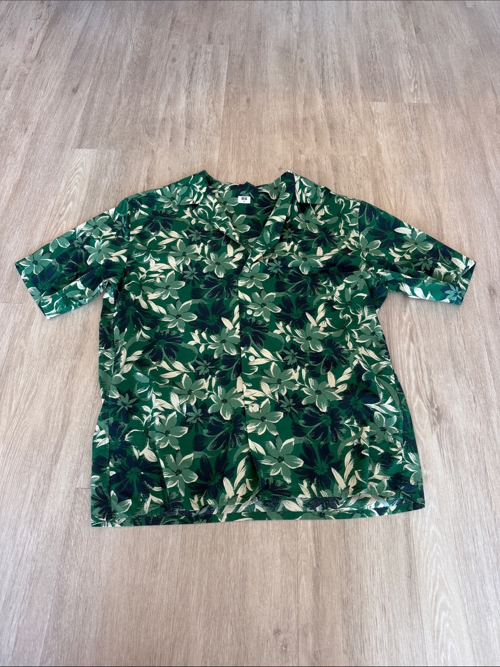 Uniqlo Green Hawaiian Button Down Shirt